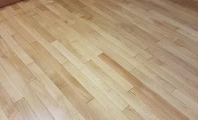 Remise à neuf d'un parquet très usé