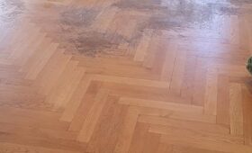 Rénovation de parquet très abîmé : avant travaux