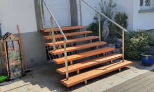 Remplacement de marches d'escalier extérieur en bois exotique