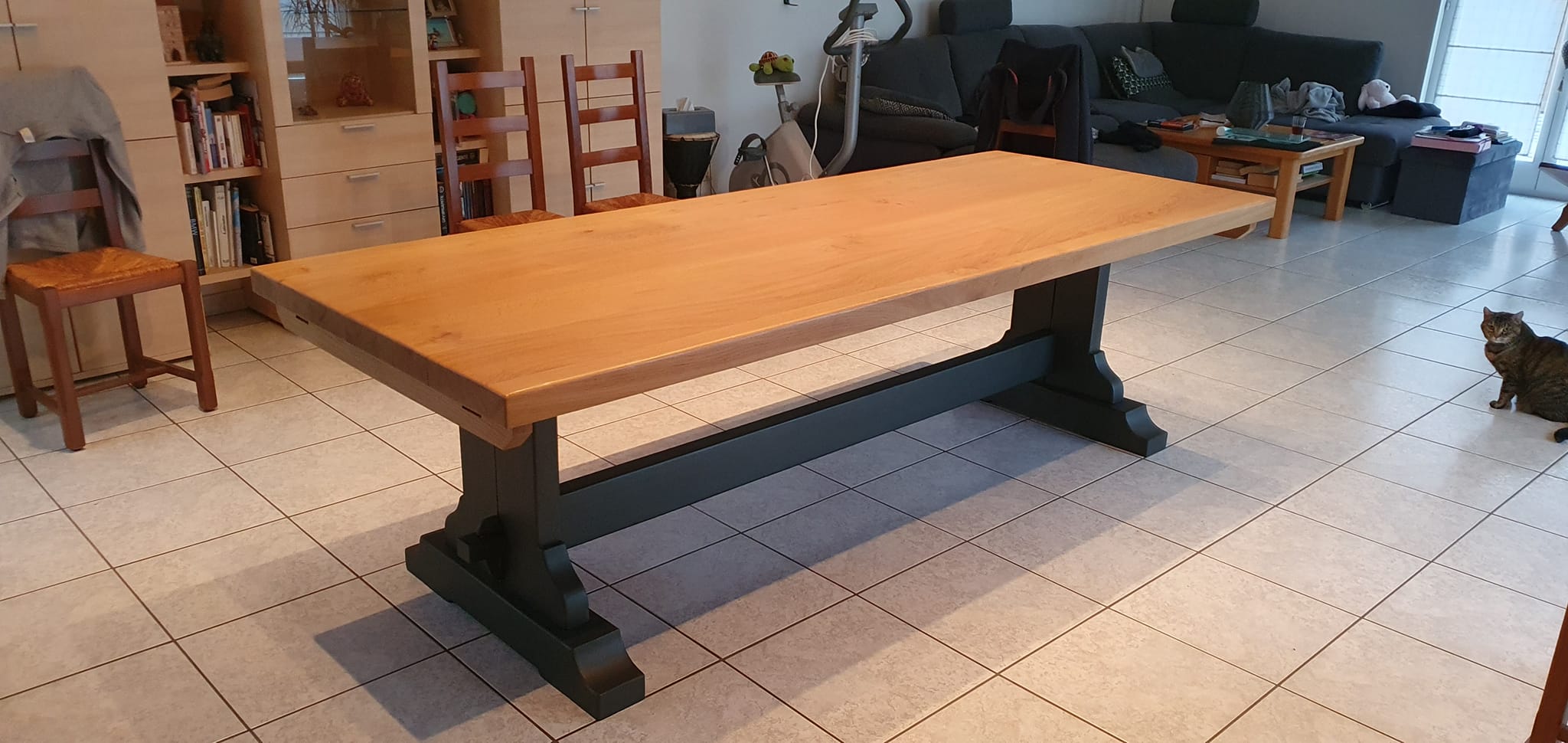 Rénovation d’une table monastère Menuiserie Huber Haguenau
