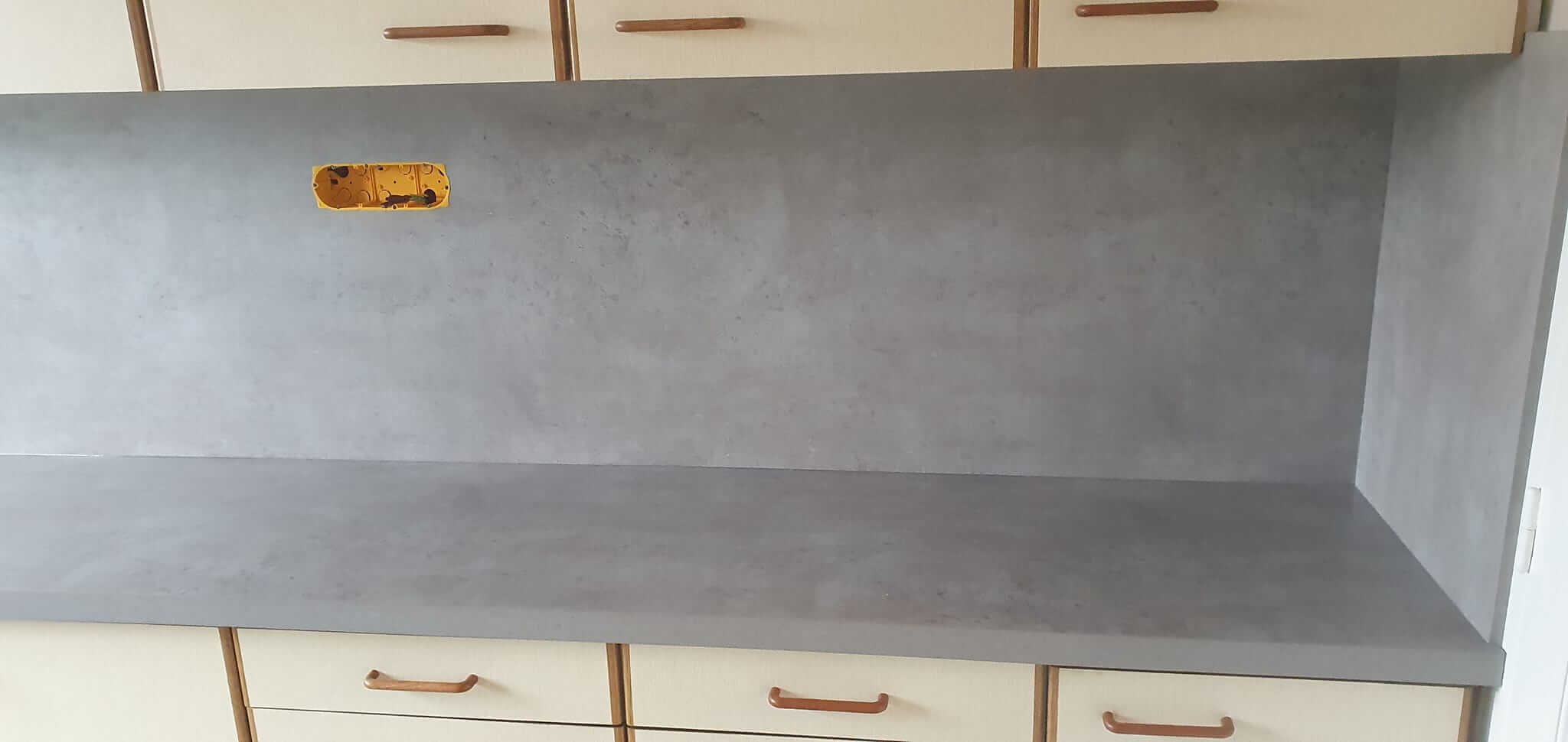 Rénovation d’un plan de travail et d’une crédence | Menuiserie Huber