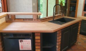 Remplacement de plans de travail en chêne dans une cuisine