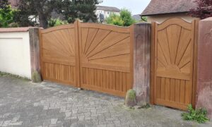 Rénovation d’un magnifique portail en bois avec structure alu