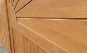 Rénovation d’un magnifique portail en bois avec structure alu