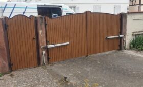 Rénovation d’un magnifique portail en bois avec structure alu