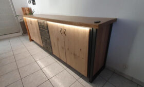 Conception, fabrication et pose d'un meuble de rangement avec bandeau LED intégré