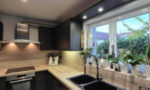 Rénovation complète d’une cuisine avec fabrication et pose des éléments sur mesure