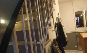 Habillage d’escalier avec revêtement de sol stratifié : avant travaux