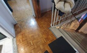 Habillage d’escalier avec revêtement de sol stratifié : avant travaux