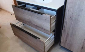 Fabrication et pose de meubles de salle de bain sur mesure