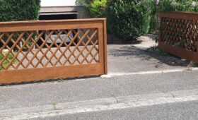 Fabrication et pose à l'identique d'un portail en bois Douglas